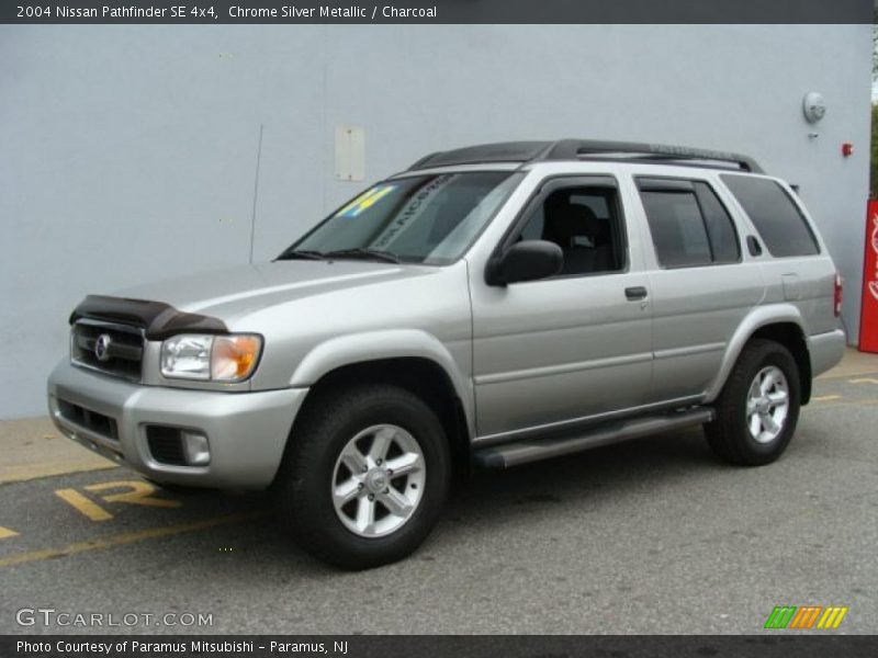 Chrome Silver Metallic / Charcoal 2004 Nissan Pathfinder SE 4x4