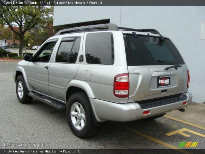 Chrome Silver Metallic / Charcoal 2004 Nissan Pathfinder SE 4x4