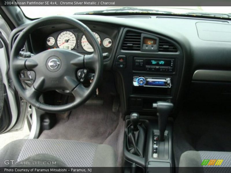 Dashboard of 2004 Pathfinder SE 4x4