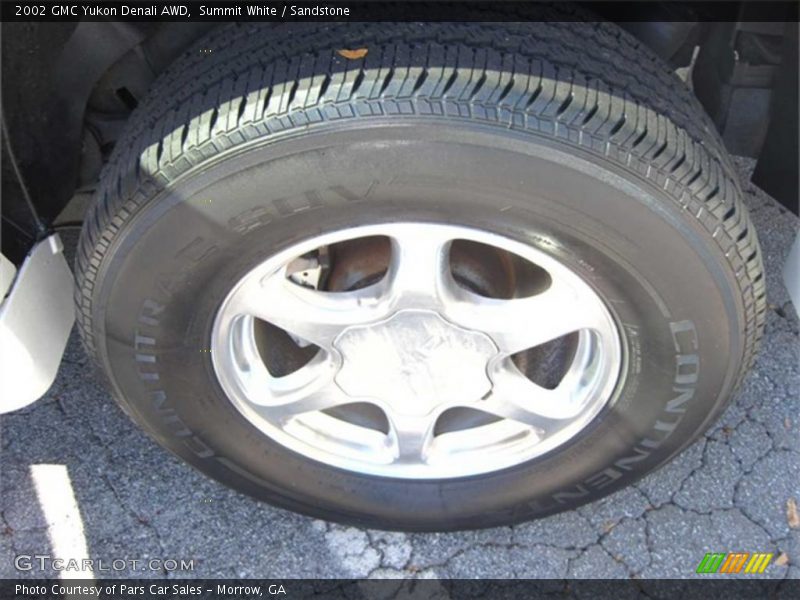 Summit White / Sandstone 2002 GMC Yukon Denali AWD
