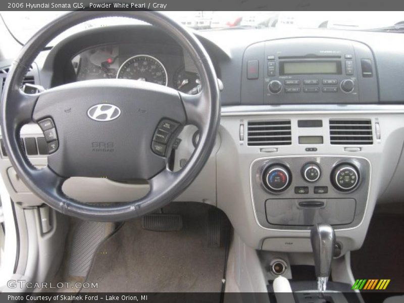Dashboard of 2006 Sonata GLS