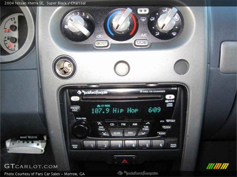 Super Black / Charcoal 2004 Nissan Xterra SE