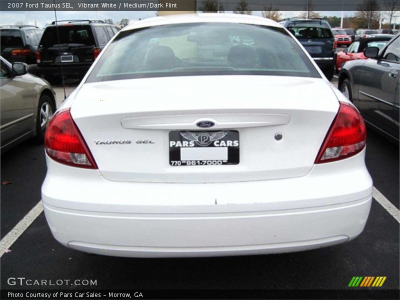Vibrant White / Medium/Dark Flint 2007 Ford Taurus SEL