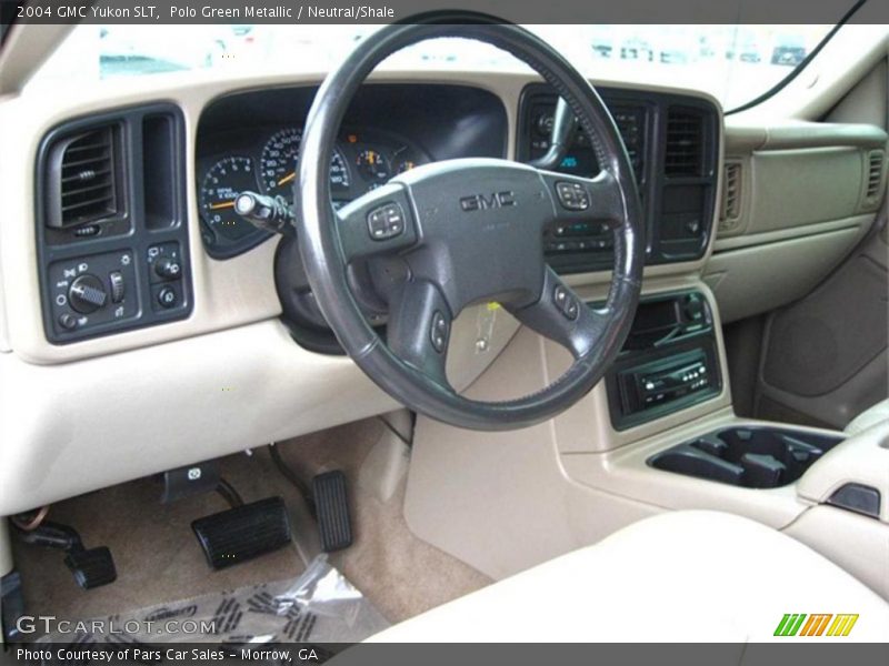 Dashboard of 2004 Yukon SLT