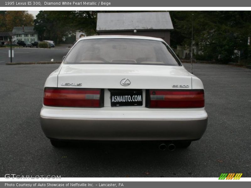 Diamond White Pearl Metallic / Beige 1995 Lexus ES 300