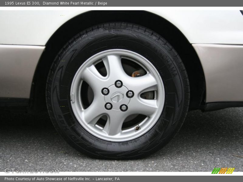 Diamond White Pearl Metallic / Beige 1995 Lexus ES 300