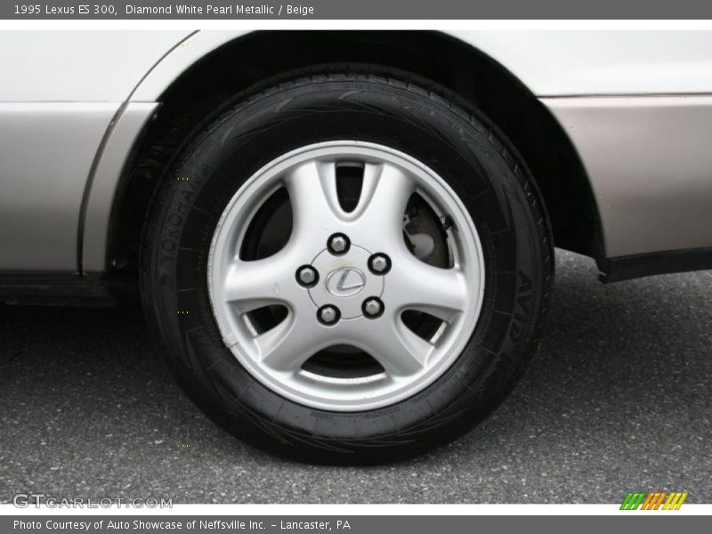 Diamond White Pearl Metallic / Beige 1995 Lexus ES 300