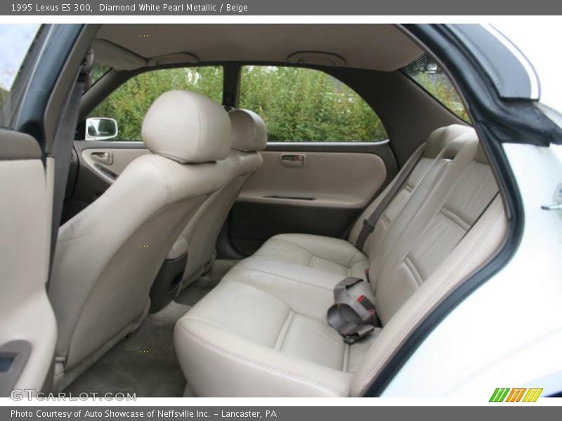 Diamond White Pearl Metallic / Beige 1995 Lexus ES 300