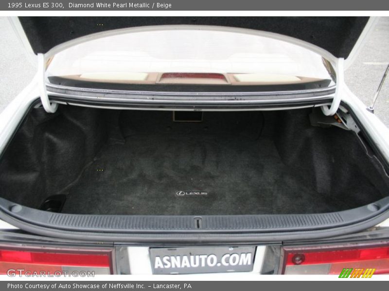 Diamond White Pearl Metallic / Beige 1995 Lexus ES 300