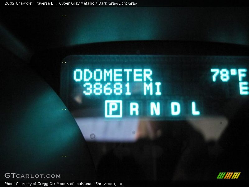 Cyber Gray Metallic / Dark Gray/Light Gray 2009 Chevrolet Traverse LT