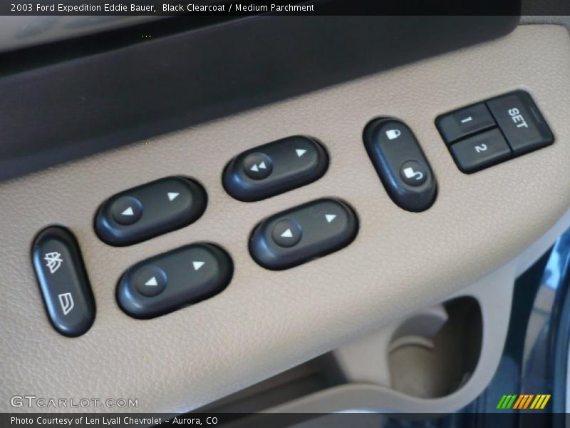Black Clearcoat / Medium Parchment 2003 Ford Expedition Eddie Bauer