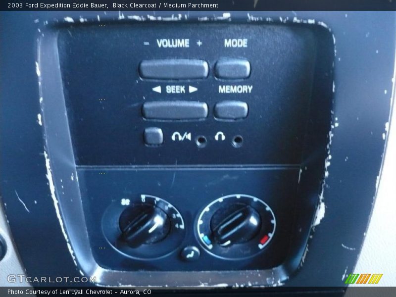 Black Clearcoat / Medium Parchment 2003 Ford Expedition Eddie Bauer