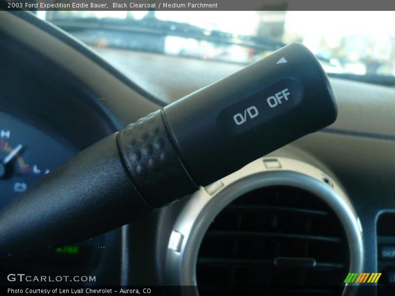 Black Clearcoat / Medium Parchment 2003 Ford Expedition Eddie Bauer