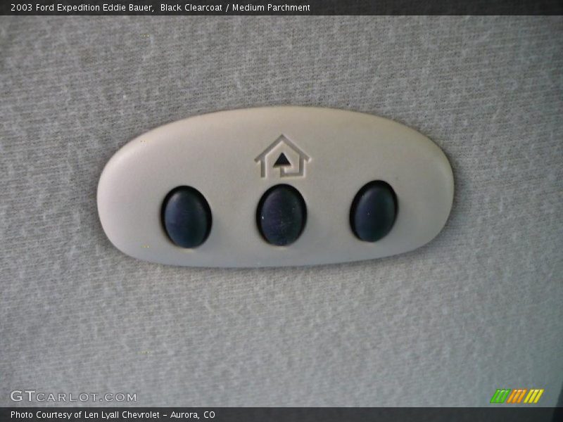 Black Clearcoat / Medium Parchment 2003 Ford Expedition Eddie Bauer