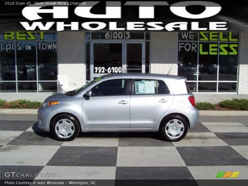 Silver Streak Mica / Charcoal 2010 Scion xD