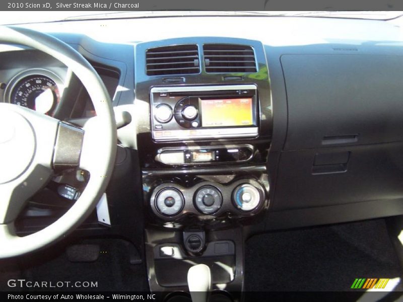 Silver Streak Mica / Charcoal 2010 Scion xD