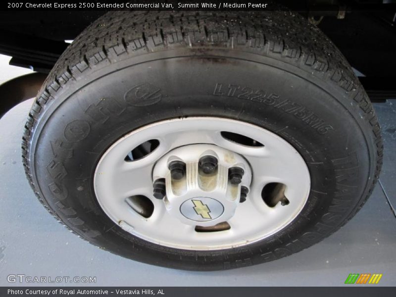  2007 Express 2500 Extended Commercial Van Wheel