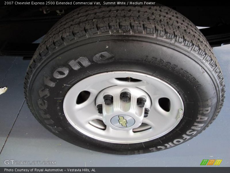  2007 Express 2500 Extended Commercial Van Wheel