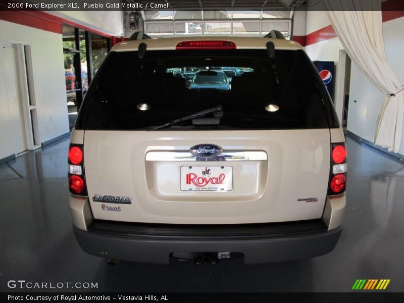 Pueblo Gold Metallic / Camel 2006 Ford Explorer XLS