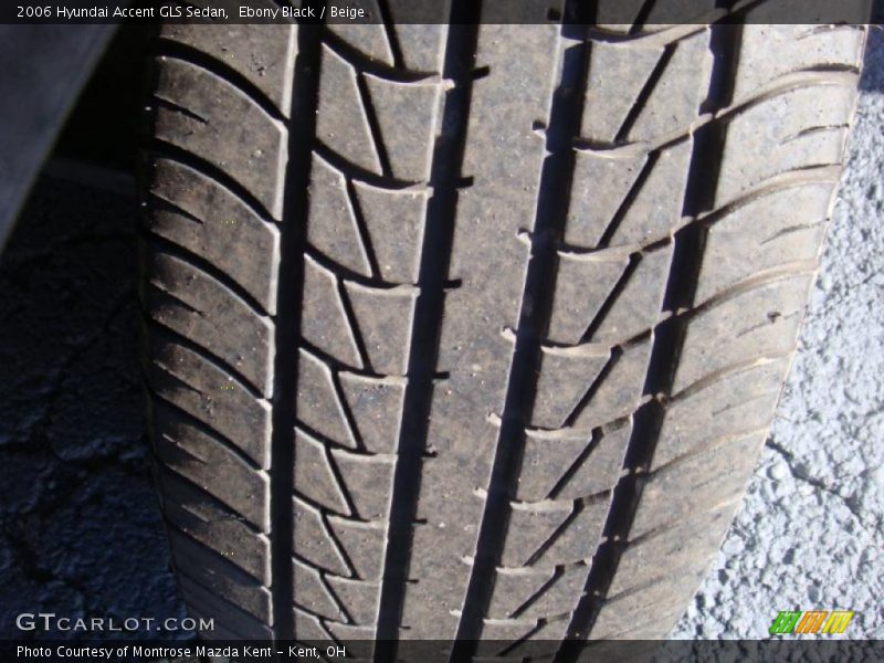 Ebony Black / Beige 2006 Hyundai Accent GLS Sedan
