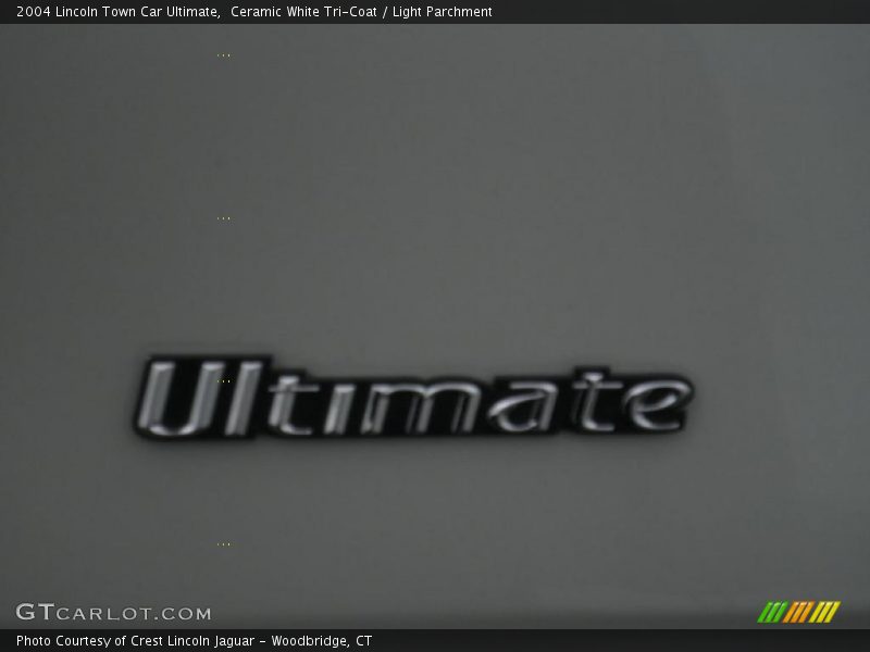 Ceramic White Tri-Coat / Light Parchment 2004 Lincoln Town Car Ultimate