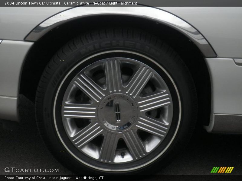 Ceramic White Tri-Coat / Light Parchment 2004 Lincoln Town Car Ultimate