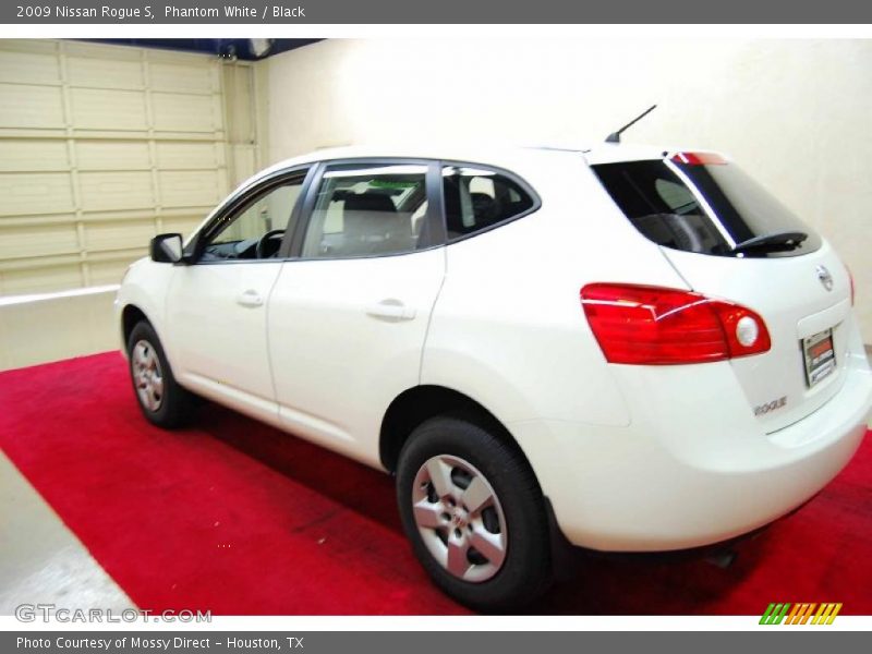 Phantom White / Black 2009 Nissan Rogue S