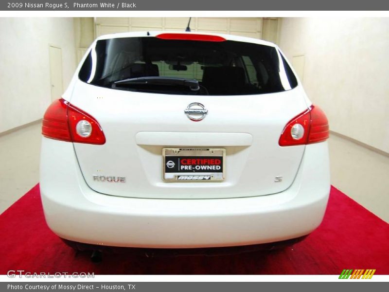 Phantom White / Black 2009 Nissan Rogue S