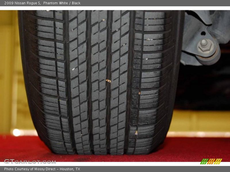 Phantom White / Black 2009 Nissan Rogue S