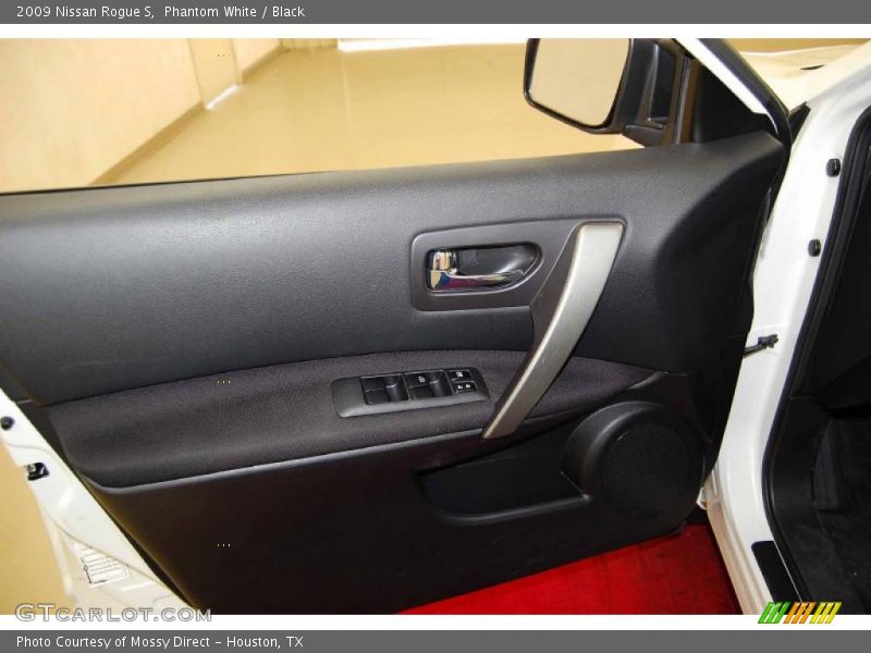Phantom White / Black 2009 Nissan Rogue S