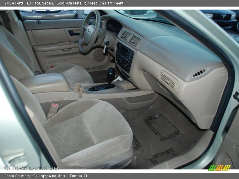  2004 Taurus SE Sedan Medium Parchment Interior