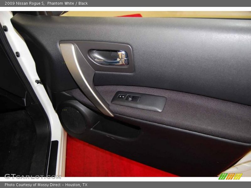 Phantom White / Black 2009 Nissan Rogue S