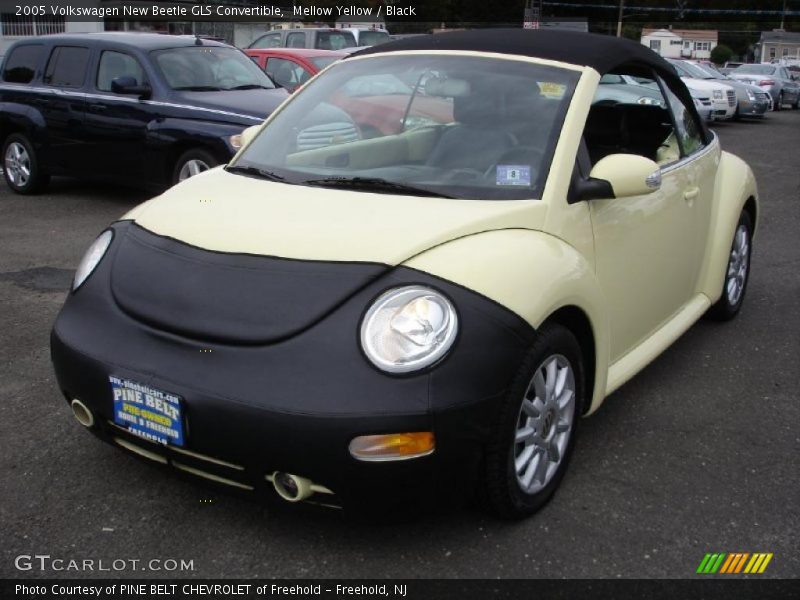 Mellow Yellow / Black 2005 Volkswagen New Beetle GLS Convertible