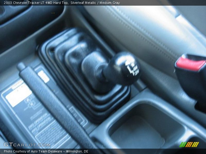 Silverleaf Metallic / Medium Gray 2003 Chevrolet Tracker LT 4WD Hard Top