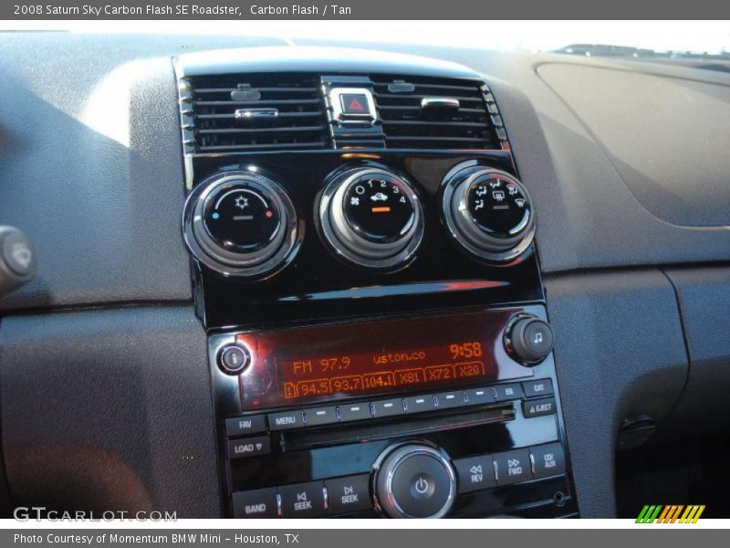 Controls of 2008 Sky Carbon Flash SE Roadster