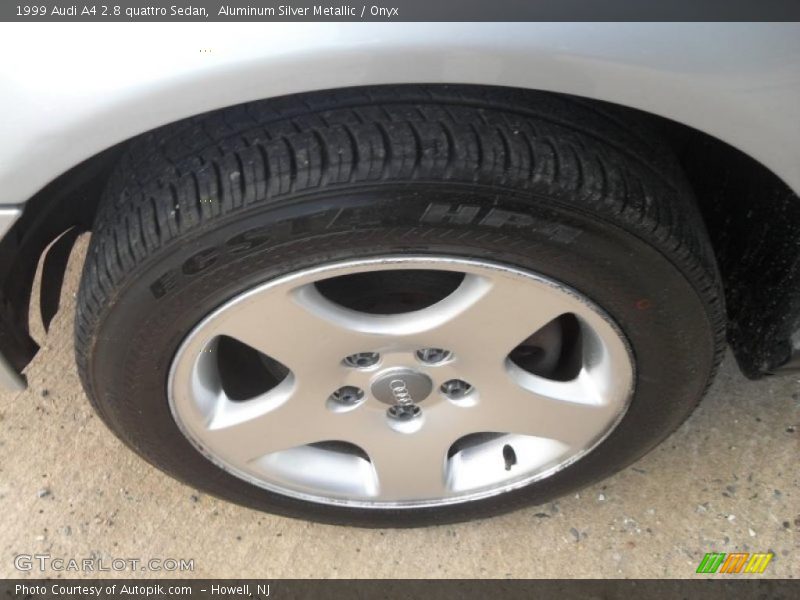  1999 A4 2.8 quattro Sedan Wheel