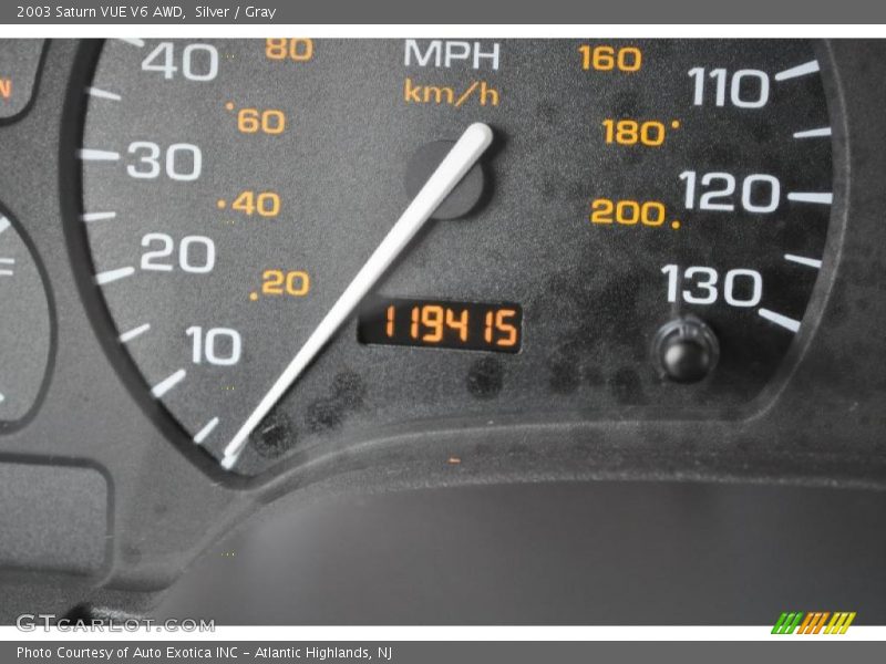 Silver / Gray 2003 Saturn VUE V6 AWD