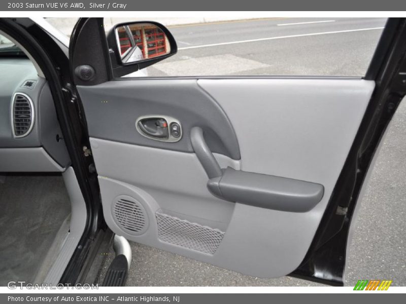 Silver / Gray 2003 Saturn VUE V6 AWD