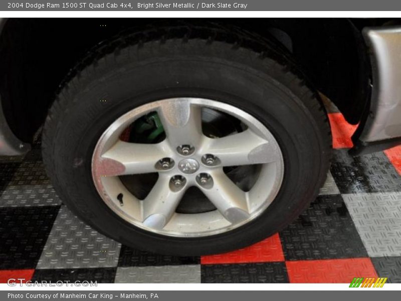 Bright Silver Metallic / Dark Slate Gray 2004 Dodge Ram 1500 ST Quad Cab 4x4