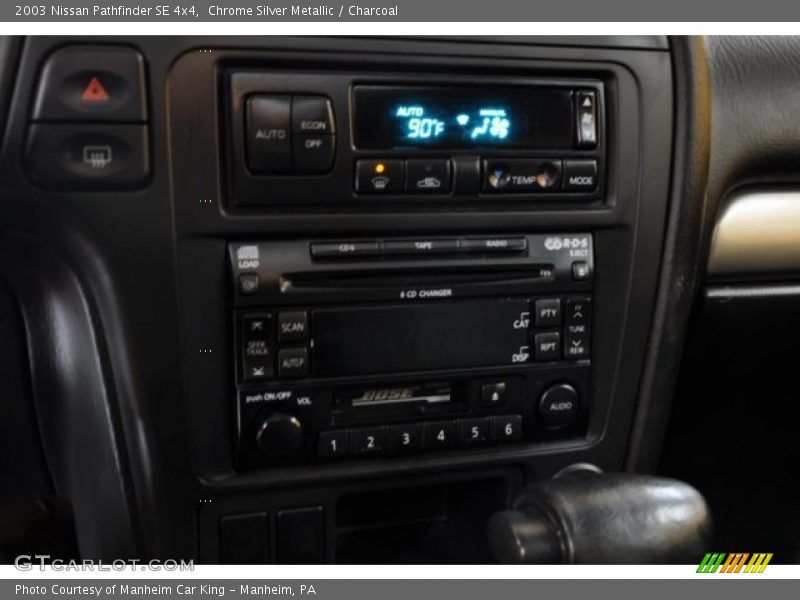 Chrome Silver Metallic / Charcoal 2003 Nissan Pathfinder SE 4x4