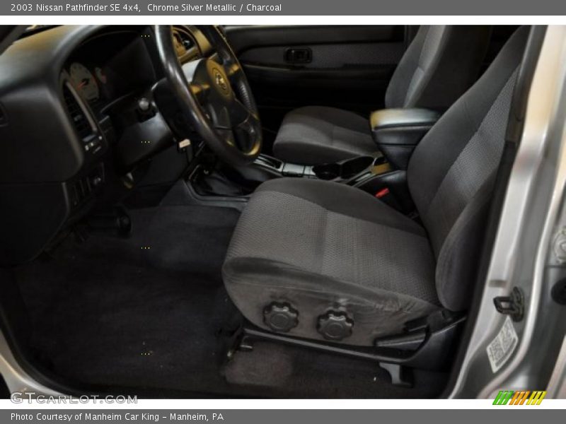 Chrome Silver Metallic / Charcoal 2003 Nissan Pathfinder SE 4x4