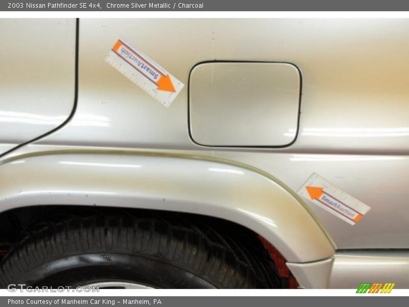 Chrome Silver Metallic / Charcoal 2003 Nissan Pathfinder SE 4x4