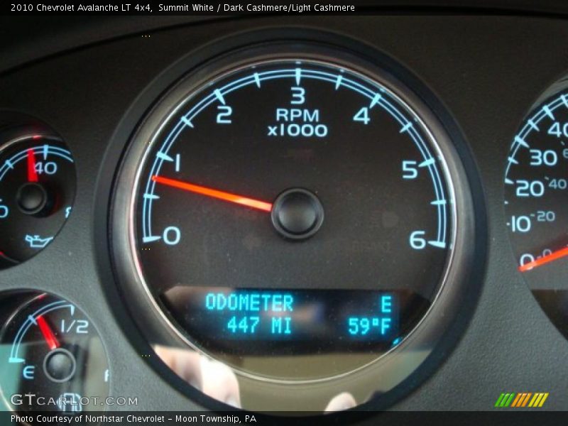 Summit White / Dark Cashmere/Light Cashmere 2010 Chevrolet Avalanche LT 4x4