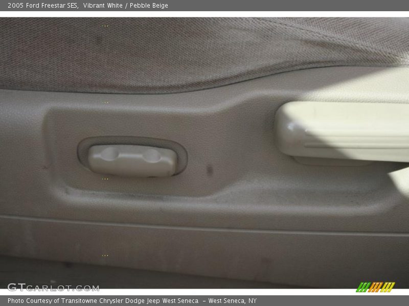 Vibrant White / Pebble Beige 2005 Ford Freestar SES