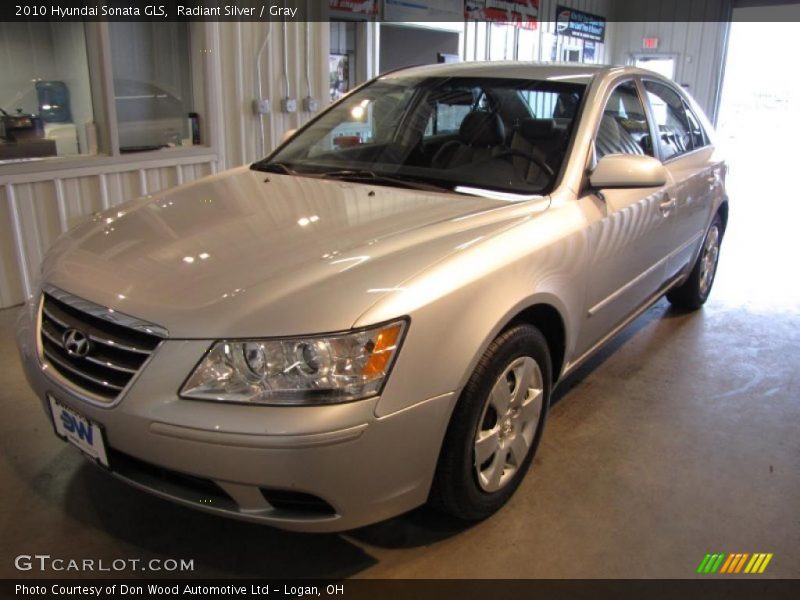 Radiant Silver / Gray 2010 Hyundai Sonata GLS