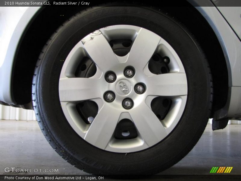 Radiant Silver / Gray 2010 Hyundai Sonata GLS