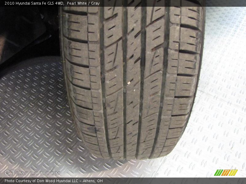 Pearl White / Gray 2010 Hyundai Santa Fe GLS 4WD