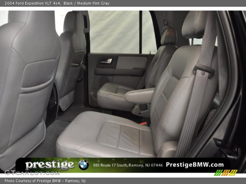 Black / Medium Flint Gray 2004 Ford Expedition XLT 4x4