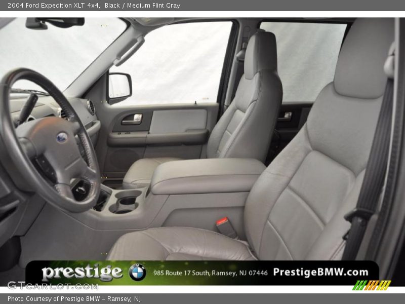 Black / Medium Flint Gray 2004 Ford Expedition XLT 4x4