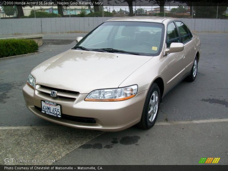 Front 3/4 View of 2000 Accord SE Sedan
